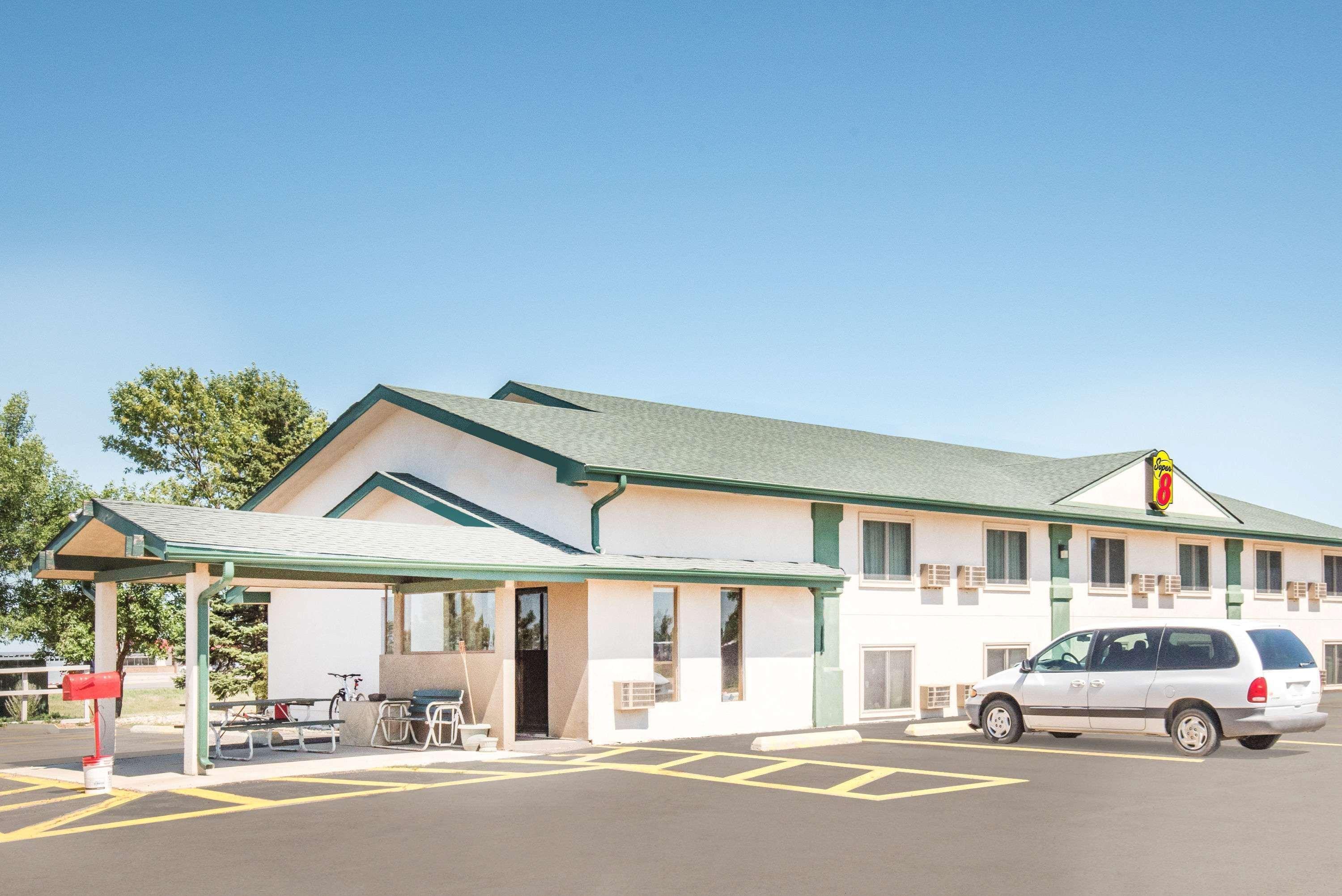 Super 8 By Wyndham Miller Hotel Exterior photo